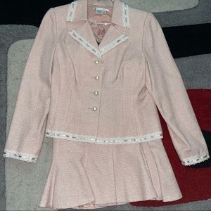 Women’s casual skirt suit set size 16